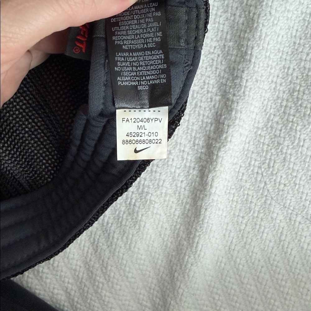 NIKE Tiger Woods Collection Flex Fit Black Hat 20XI - Picture 6 of 6